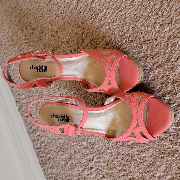 Wedge Heels - Picture 4 of 4